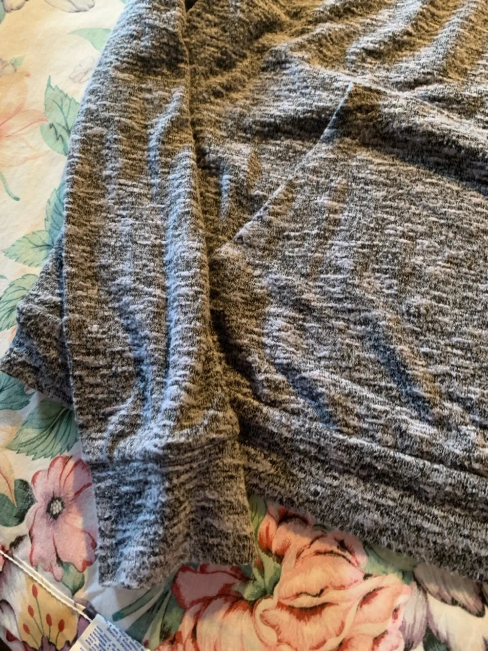 Juicy Couture Gray Embellished Hooded Knit Top Size Large - Picture 3 of 8